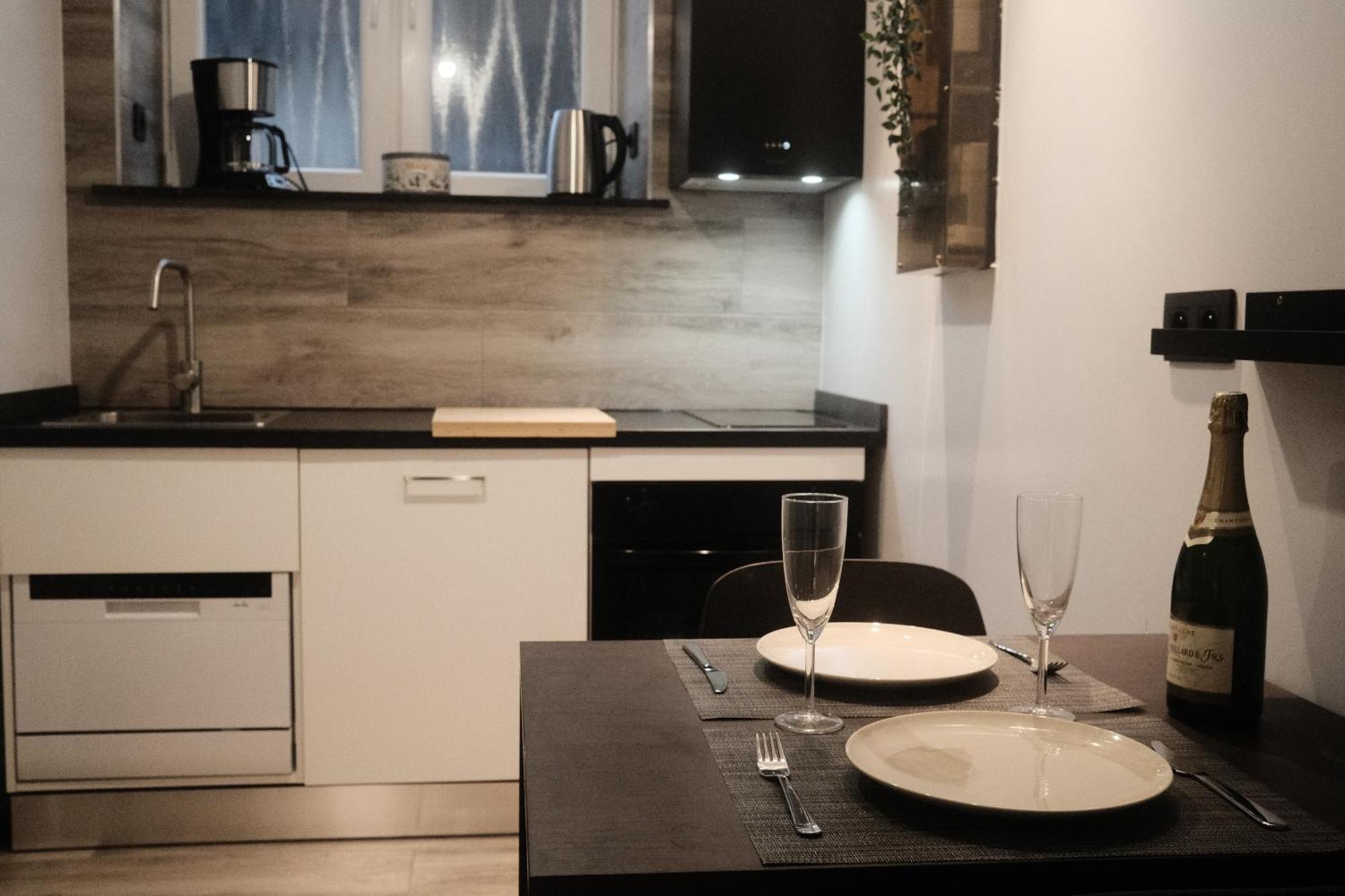 Tiny House : Felix The Cat Apartment ลา-โรช-ออง-อาร์เดน ภายนอก รูปภาพ